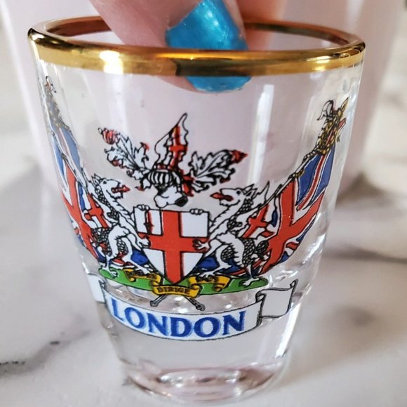London Vintage Shot Glass with Gold Rim - Picture 3 of 9